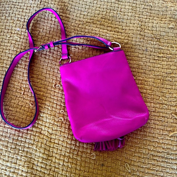 Michael Kors Small Messenger - Picture 2 of 3